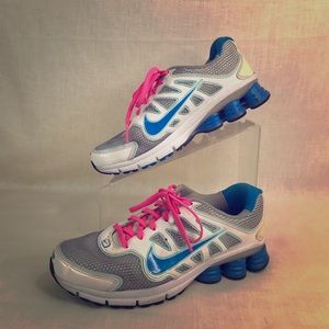 Nike Shox Qualify Running Shoes